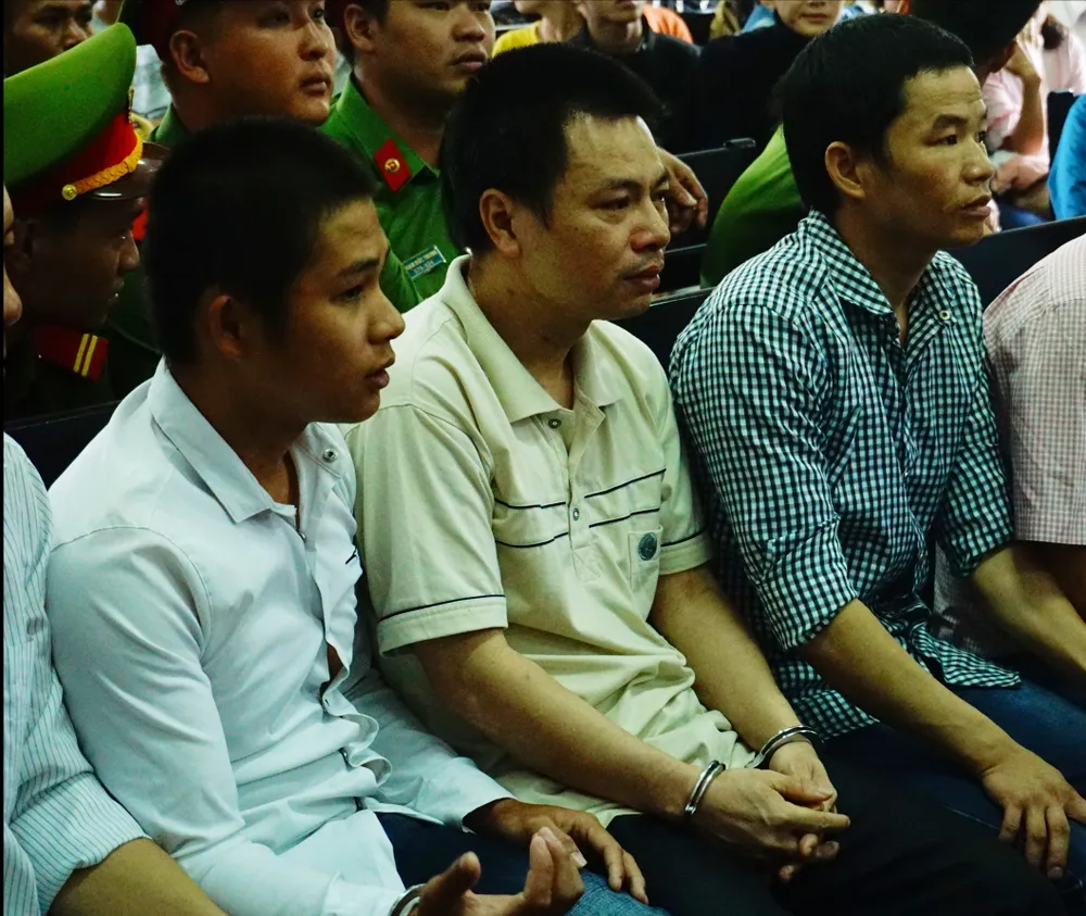 Hoãn xét xử phúc thẩm vụ 3 người bị bắn chết khi tranh chấp đất ảnh 1