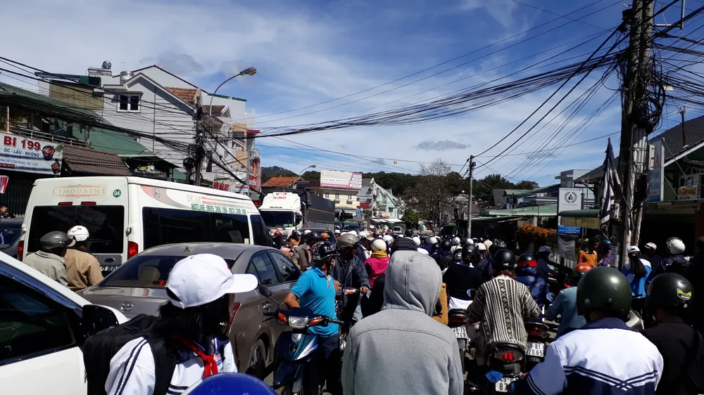 Kẹt xe kéo dài 30 phút tại Đà Lạt