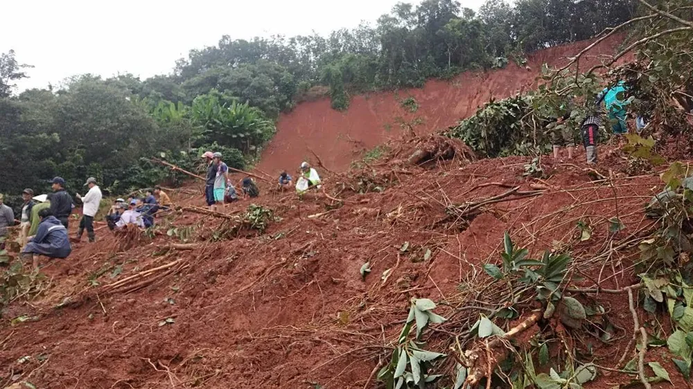 Nguy cơ vỡ đập thủy điện Đắk Kar: Di dời 5.000 người dân ảnh 1