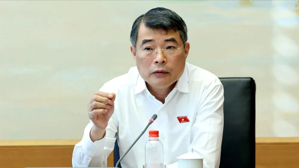 Thủ tướng Lê Minh Hưng tại phiên thảo luận tổ chiều 22-10. Ảnh: QUANG PHÚC