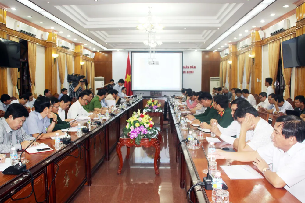 Bình Định yêu cầu chủ tàu khẩn trương trục vớt các tàu hàng bị chìm  ảnh 1