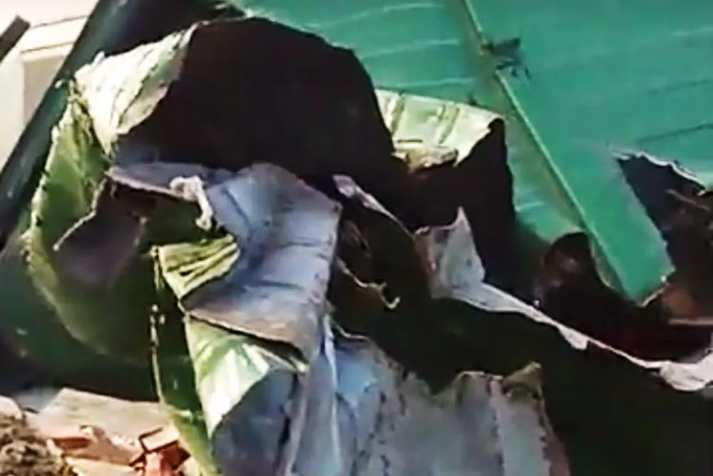 2 tàu hàng tông trực diện, đầu máy và nhiều toa hư hỏng nặng ảnh 4