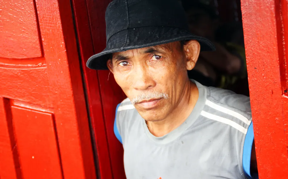 Cận cảnh tàu Cảnh sát biển cứu tàu cá cùng 7 ngư dân bị nạn vào bờ ảnh 11