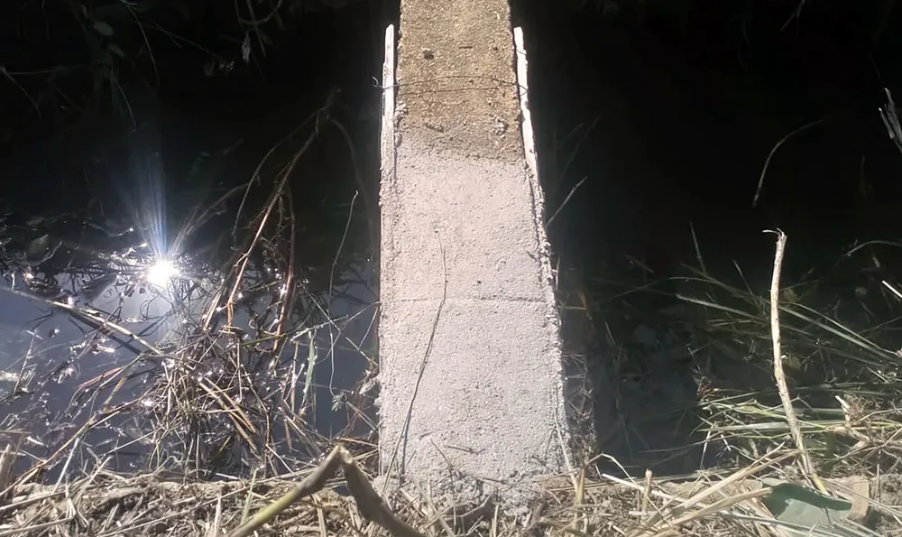 Thanh giằng kênh mương làm bằng bê tông cốt...gỗ  ảnh 3