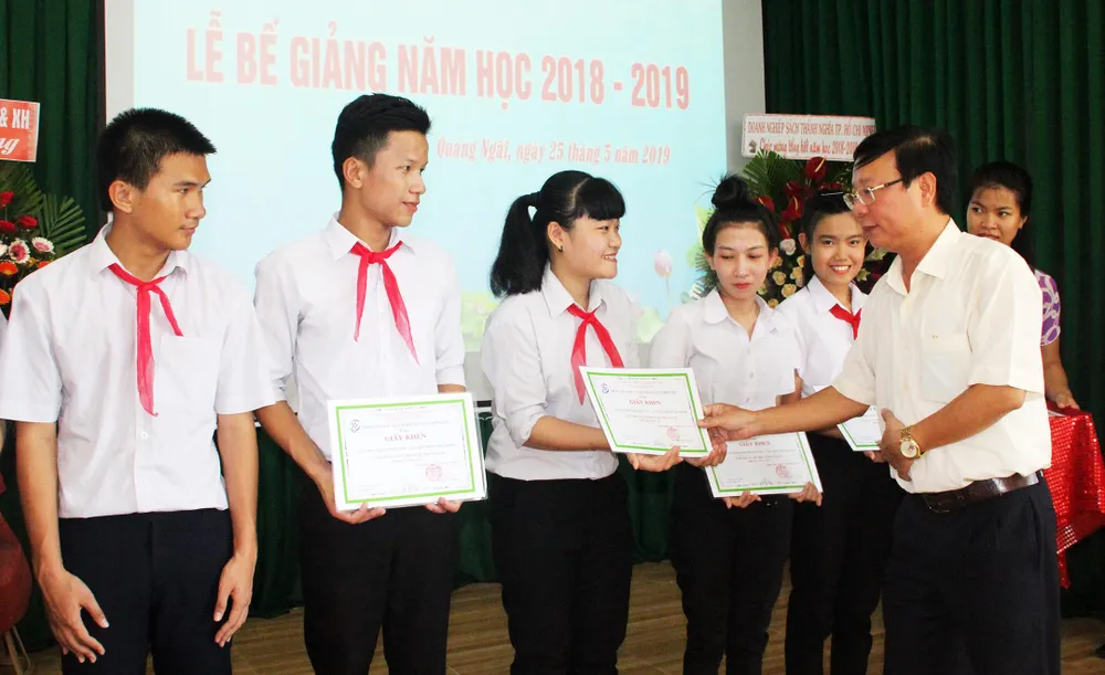 2,3 tỷ đồng ủng hộ Trung tâm Nuôi dạy trẻ khuyết tật Võ Hồng Sơn ảnh 6