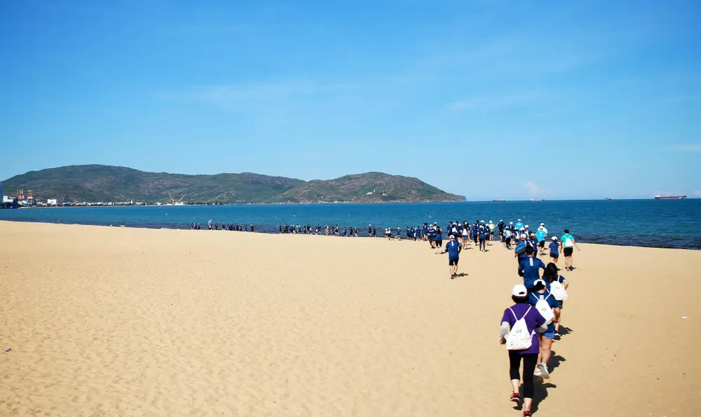 Chạy mỗi km nhận 1 USD gây quỹ cứu lấy đại dương ảnh 7