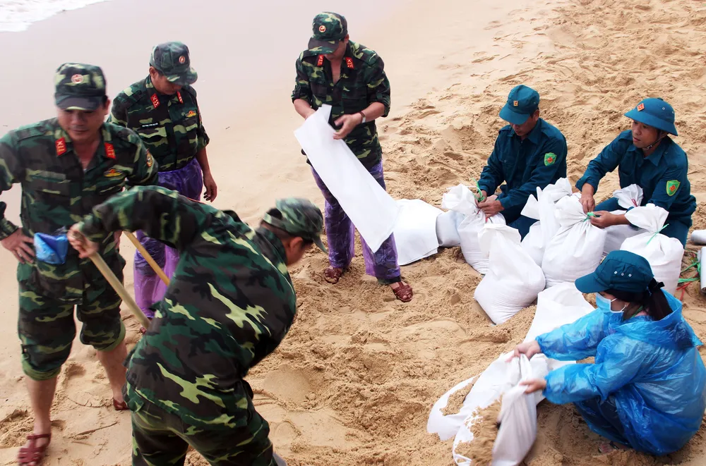 Tâm bão số 6 dự báo đổ bộ vào Bình Định, Phú Yên ảnh 5