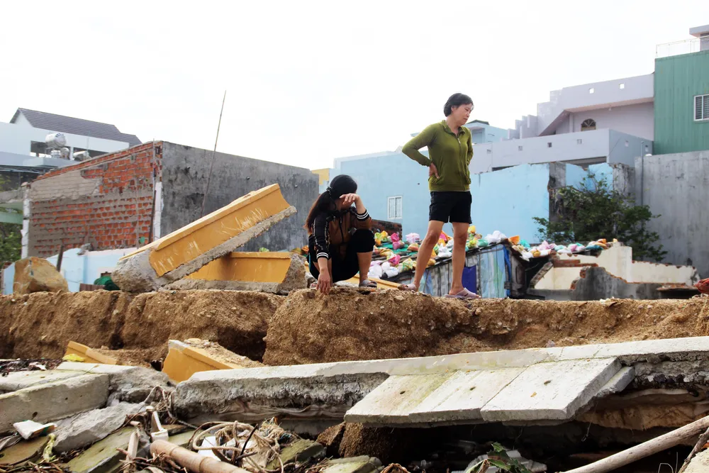 Cận cảnh kè sông hàng chục tỷ đồng chưa dùng đã gãy nát ảnh 8
