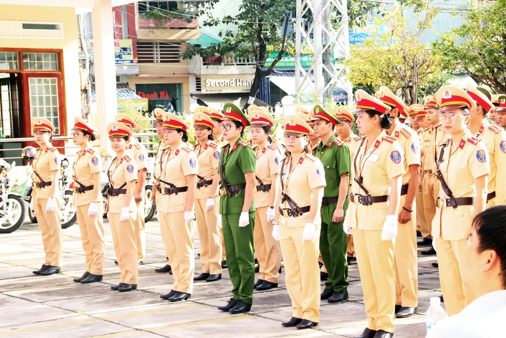 CSGT Bình Định kiểm soát “gắt” các lái xe sử dụng rượu bia, ma túy ảnh 5