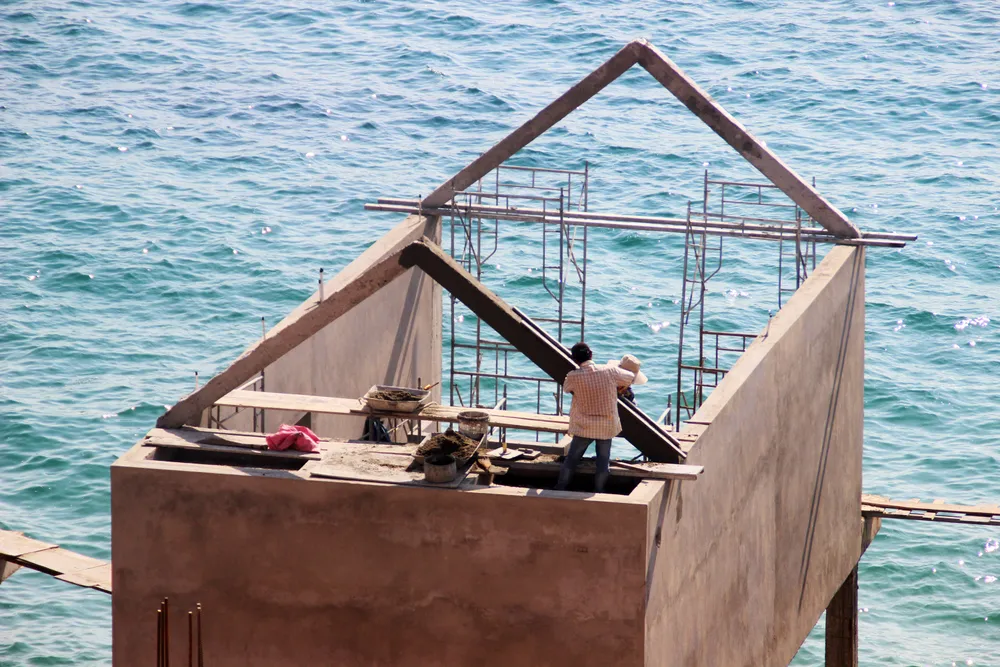 Cận cảnh 2 khu resort vừa bị thổi phạt dọc bờ biển Quy Nhơn ảnh 14