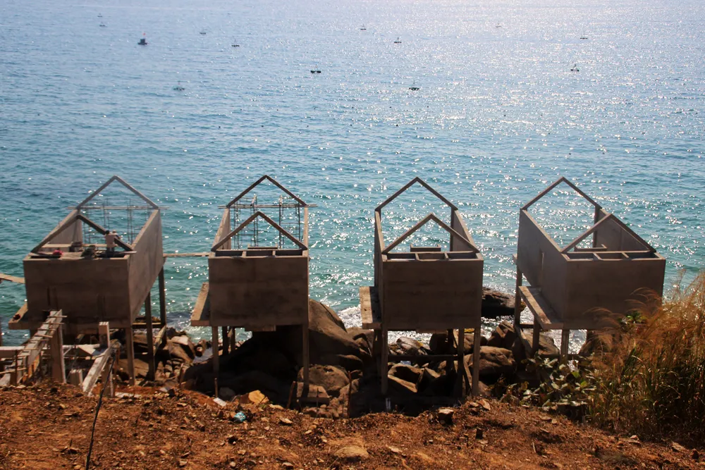 Cận cảnh 2 khu resort vừa bị thổi phạt dọc bờ biển Quy Nhơn ảnh 13