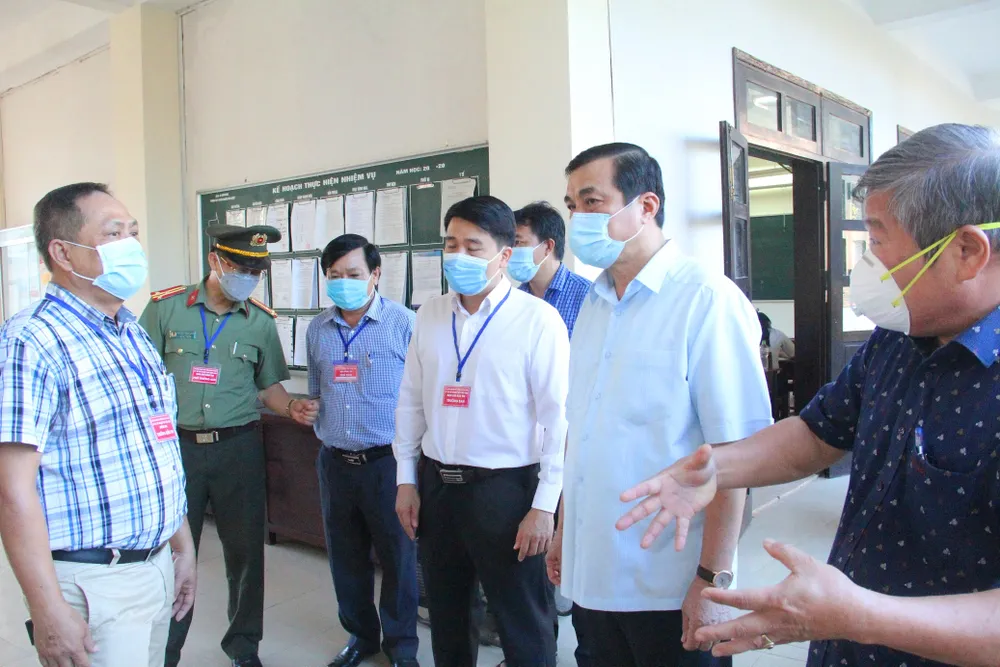 Thí sinh vùng ven tâm dịch hoàn thành tốt môn thi Ngữ văn ảnh 10