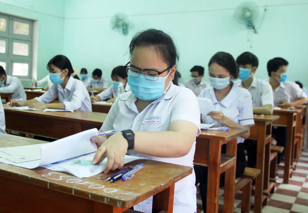 Thí sinh vùng ven tâm dịch hoàn thành tốt môn thi Ngữ văn ảnh 4