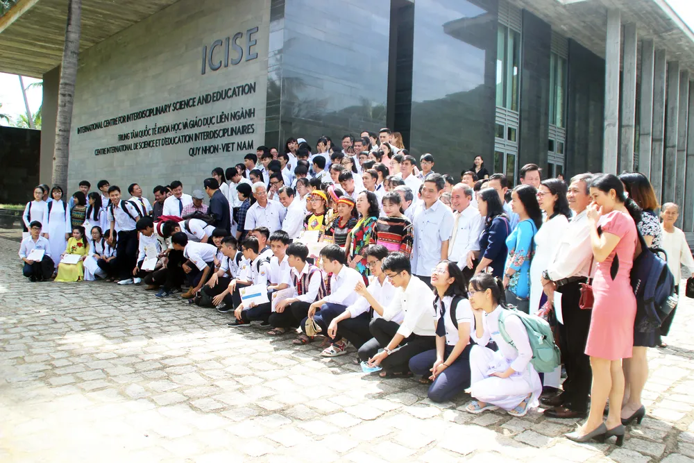 Trao học bổng Vallet cho học sinh, sinh viên Bình Định, Phú Yên và Gia Lai ảnh 14