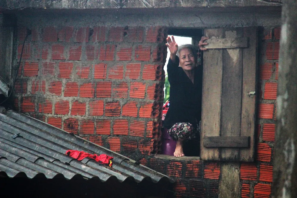 Người dân Lệ Thủy kiệt quệ vì lũ ảnh 10