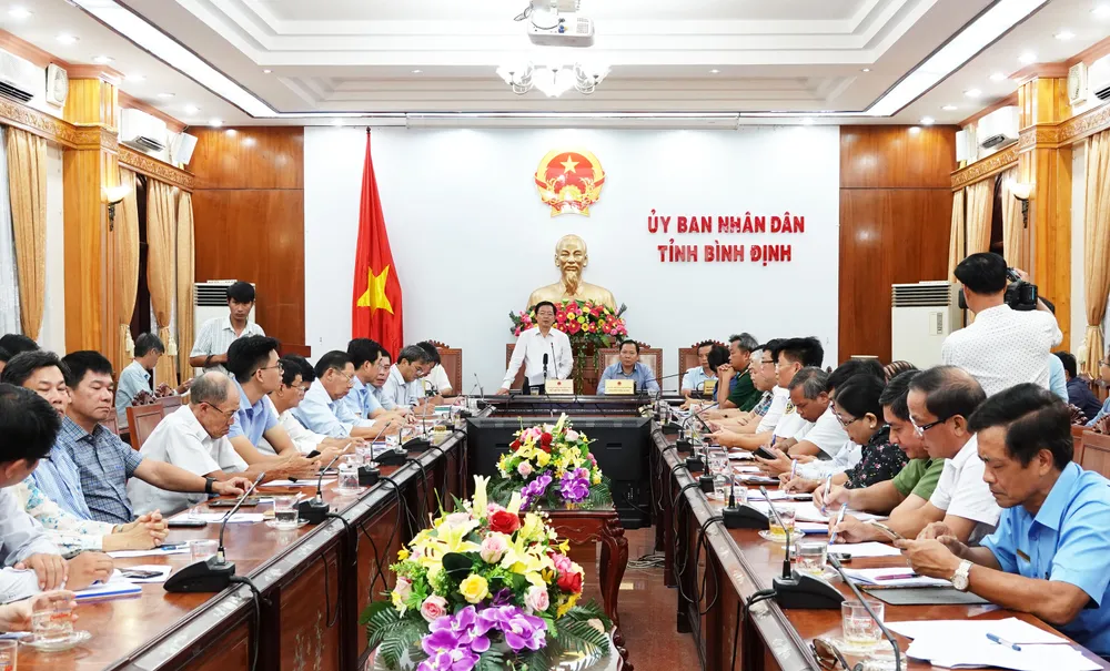 Căng mình ứng phó bão số 9 ảnh 43