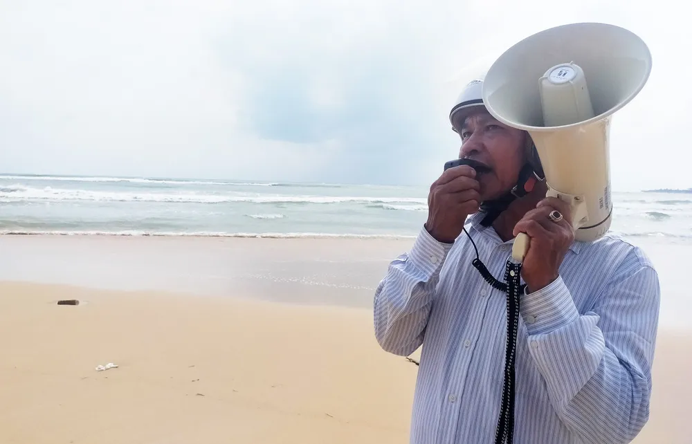 Căng mình ứng phó bão số 9 ảnh 8