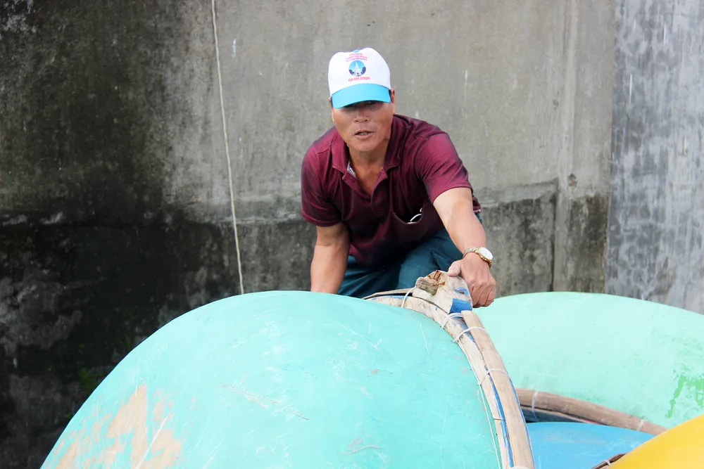 Căng mình ứng phó bão số 9 ảnh 34