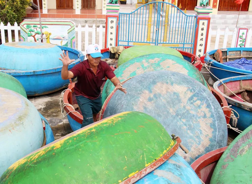 Căng mình ứng phó bão số 9 ảnh 35