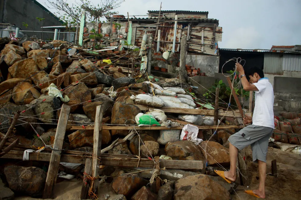 Căng mình ứng phó bão số 9 ảnh 21
