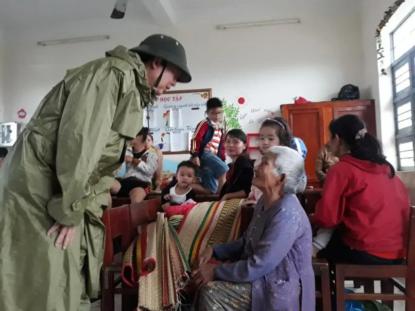 Mưa lớn, gió gào rú dữ dội tại các tỉnh miền Trung ảnh 12