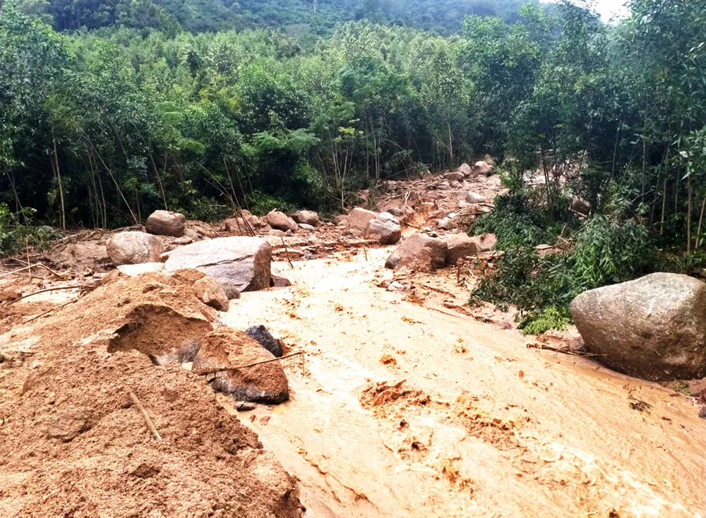 Bình Định báo cáo sự cố sạt lở tại Thủy điện Vĩnh Sơn 5 ảnh 7