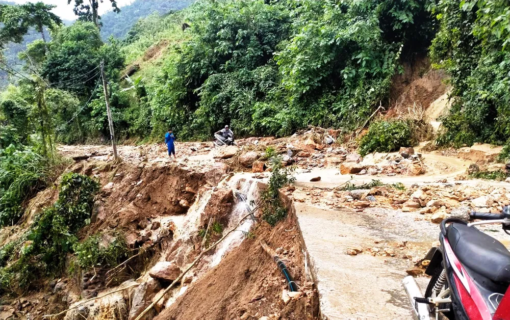 Bình Định báo cáo sự cố sạt lở tại Thủy điện Vĩnh Sơn 5 ảnh 5
