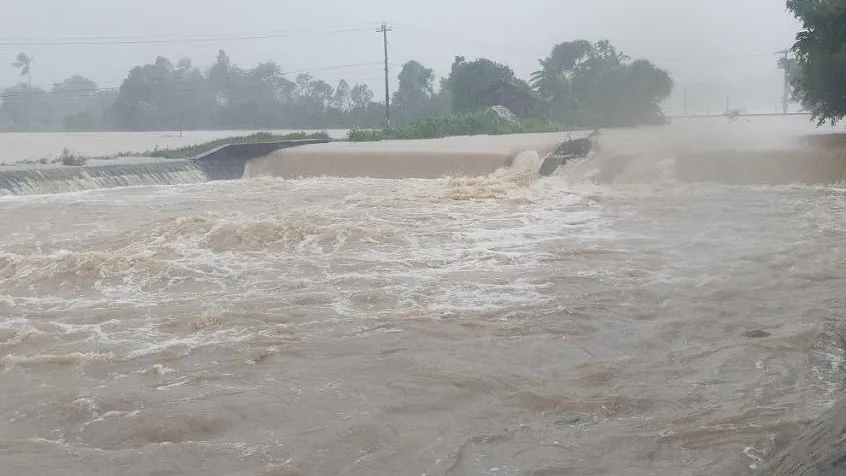 Những thiệt hại ban đầu của cơn bão số 12 ảnh 20