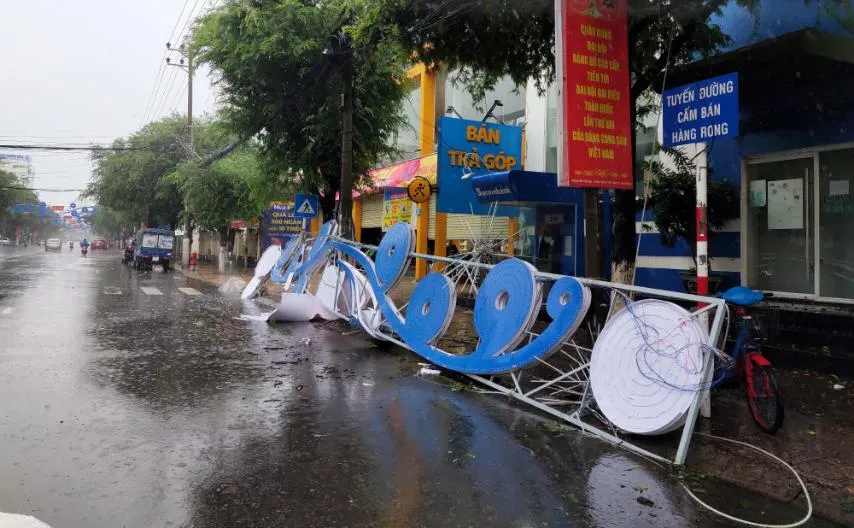 Những thiệt hại ban đầu của cơn bão số 12 ảnh 2