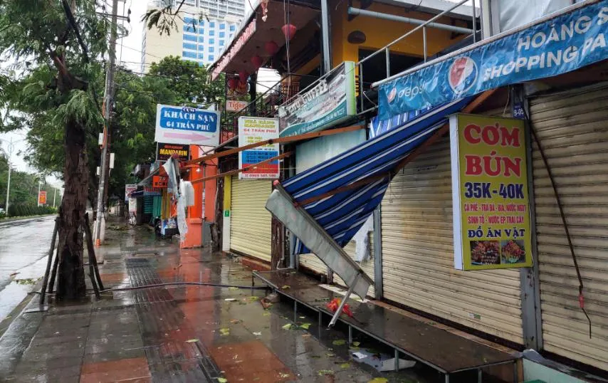 Những thiệt hại ban đầu của cơn bão số 12 ảnh 9
