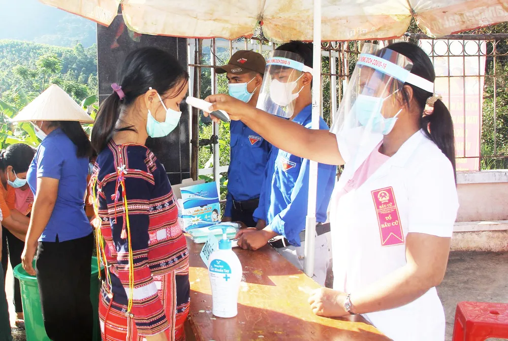 Những lá phiếu sớm sau dốc Cổng Trời ảnh 11