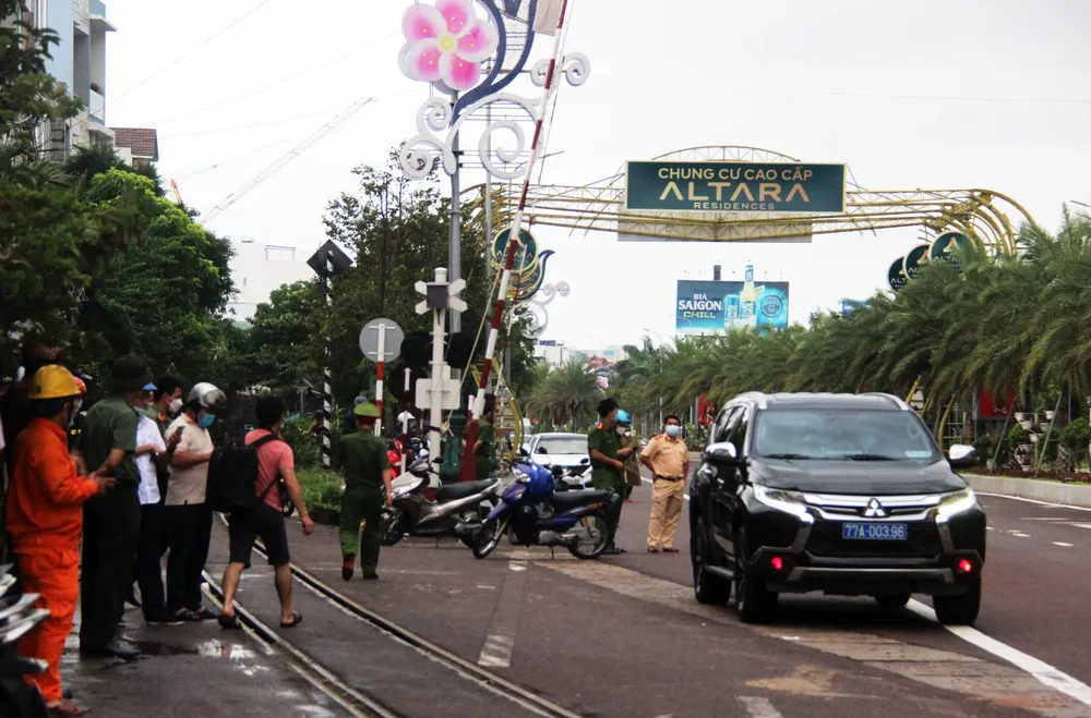 Mưa lớn, núi Bà Hỏa giữa TP Quy Nhơn sạt lở khiến 3 người bị thương ảnh 7