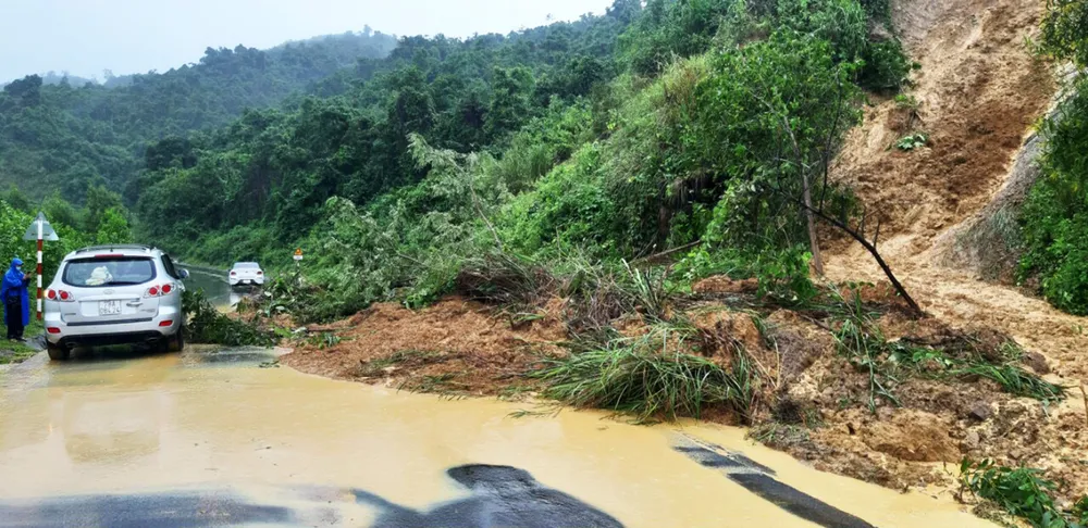 4 người thiệt mạng, hàng chục nghìn ngôi nhà bị ngập, sập, lũ cuốn ảnh 22