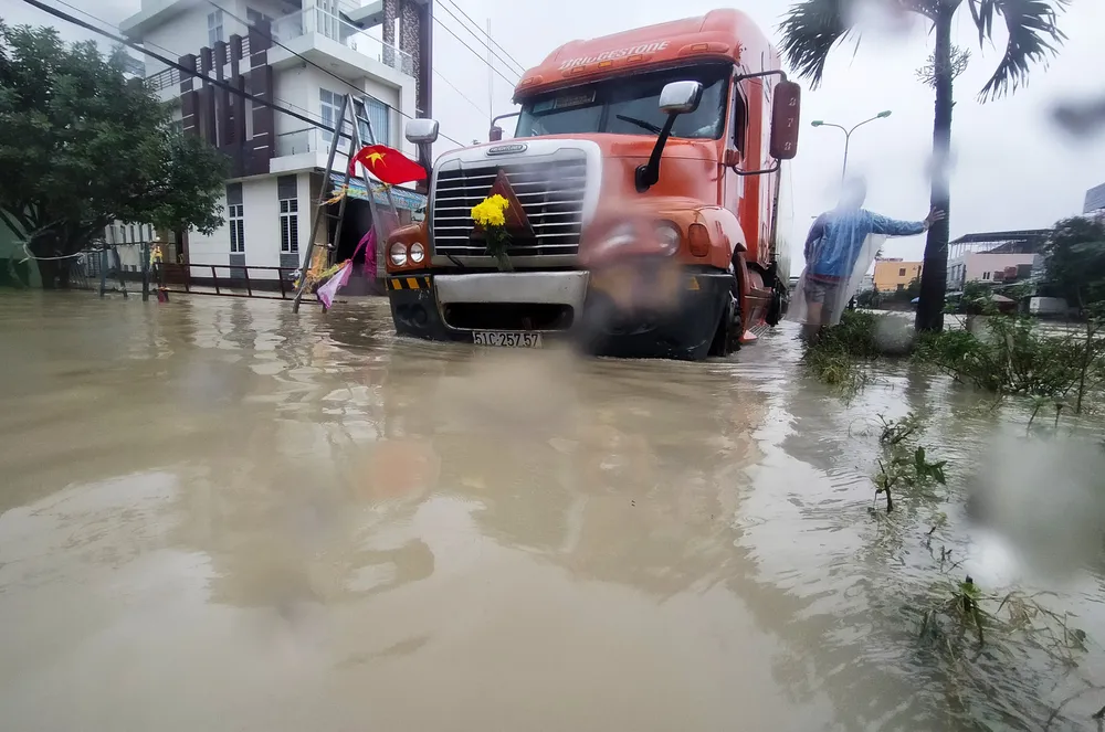 4 người thiệt mạng, hàng chục nghìn ngôi nhà bị ngập, sập, lũ cuốn ảnh 12