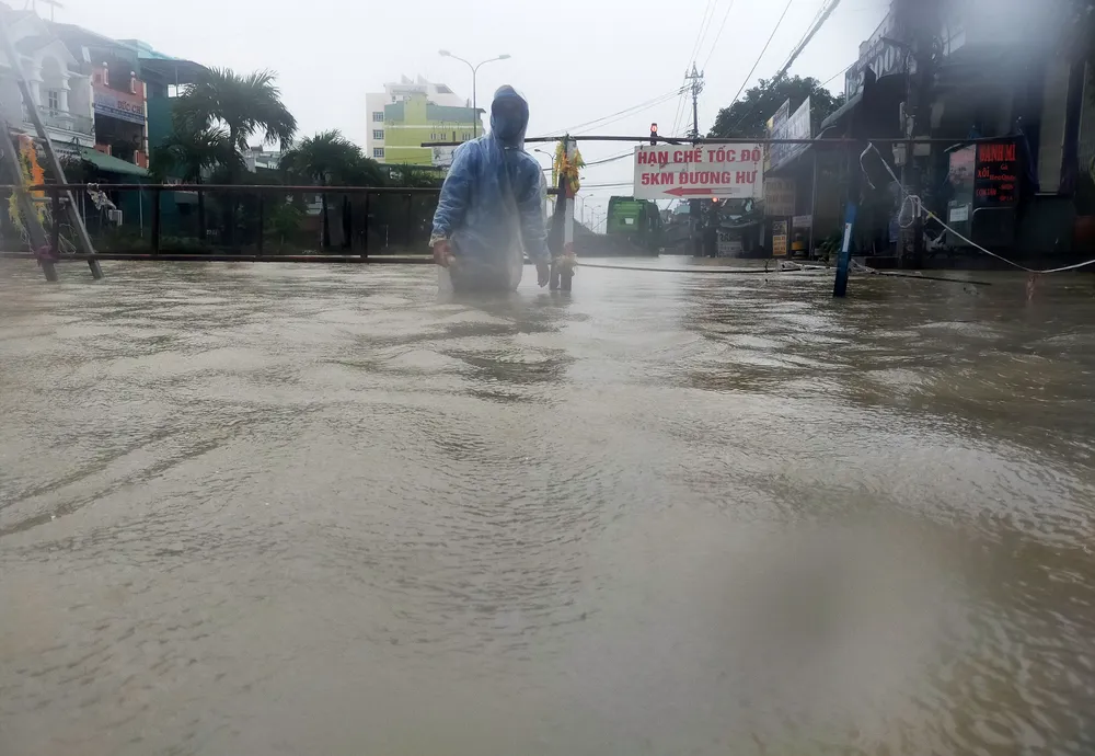 4 người thiệt mạng, hàng chục nghìn ngôi nhà bị ngập, sập, lũ cuốn ảnh 13