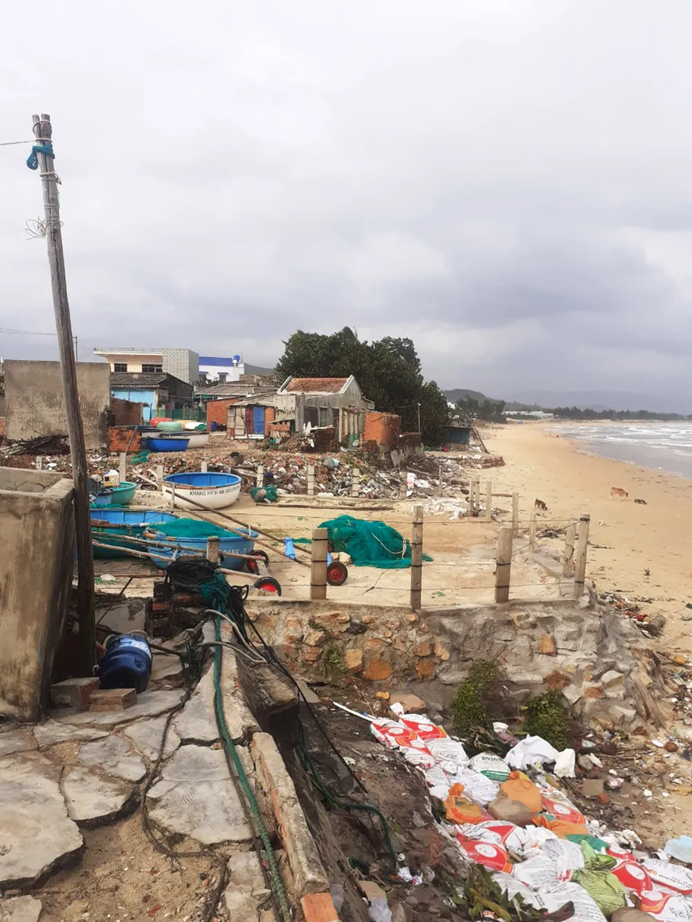 Làng chài gánh thuyền thúng “chạy bão“ ảnh 14