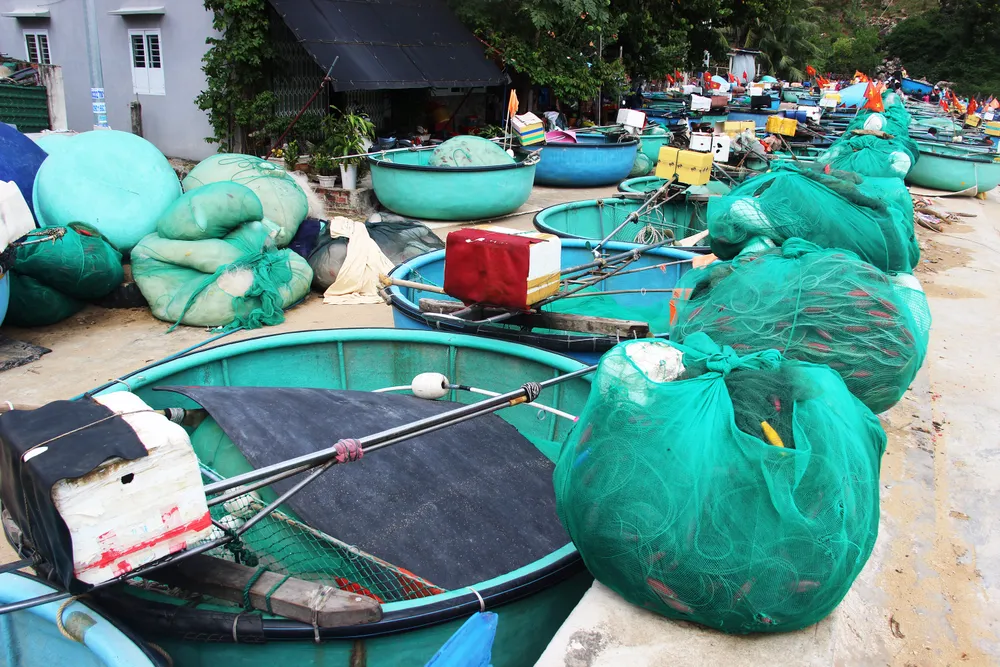 Làng chài gánh thuyền thúng “chạy bão“ ảnh 9