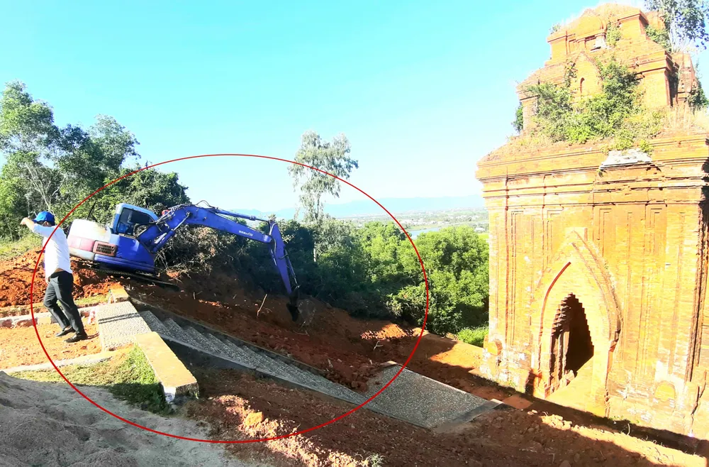 Giám đốc Sở VH-TT Bình Định có lạm quyền? ảnh 1