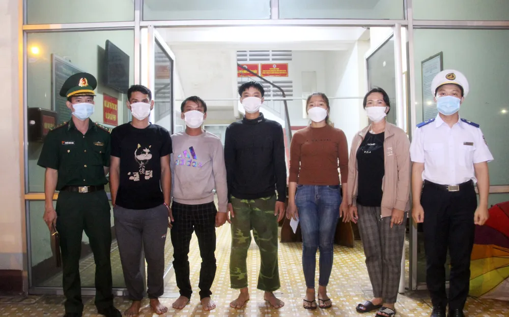 3 ngư dân bị nạn trên biển may mắn được tàu hàng cứu sống ảnh 8