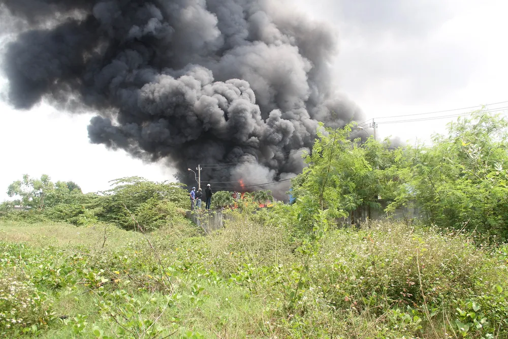 Cháy lớn ở khu nhà xưởng sản xuất bàn ghế nhựa tại TP Quy Nhơn ảnh 3