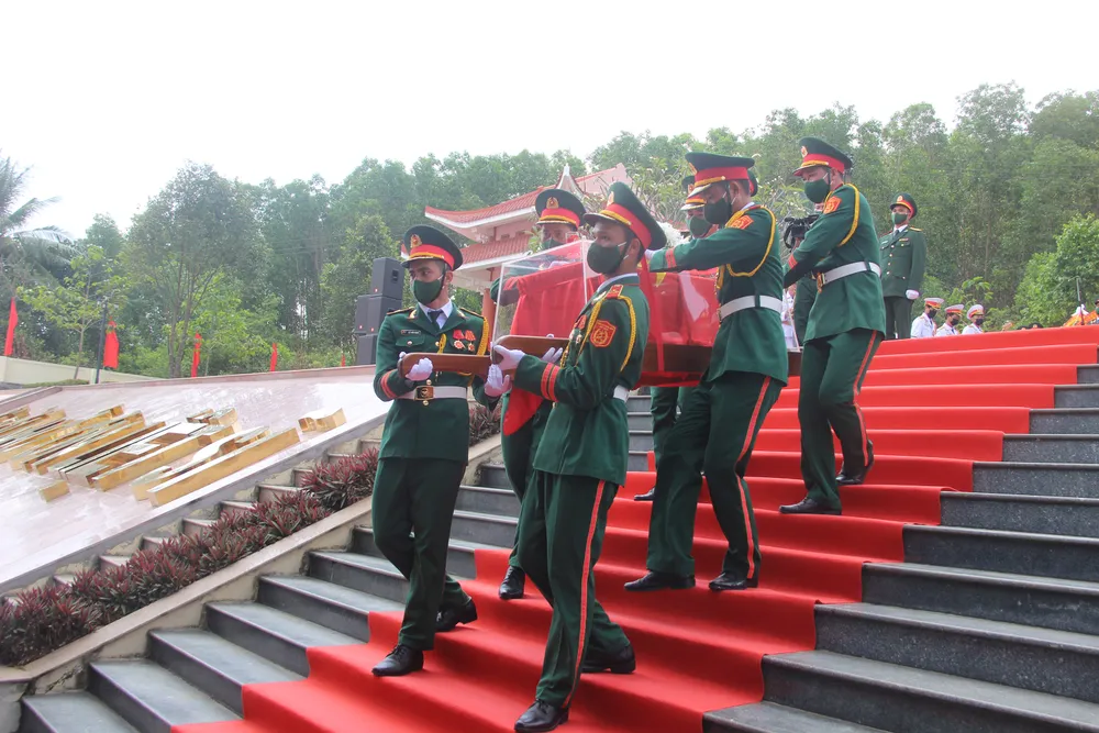 Bình Định tổ chức truy điệu 60 liệt sĩ hy sinh trong trận tập kích đồi Xuân Sơn ảnh 16