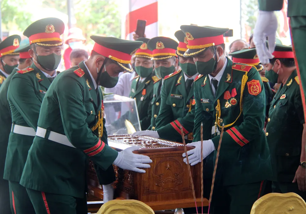 Bình Định tổ chức truy điệu 60 liệt sĩ hy sinh trong trận tập kích đồi Xuân Sơn ảnh 18