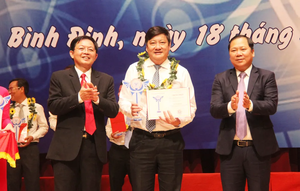 Bình Định làm khác để tôn vinh các trí thức tiêu biểu ảnh 6