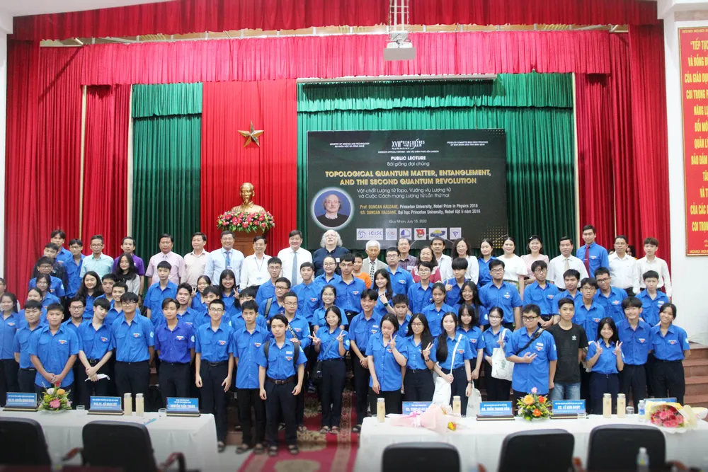 Giáo sư Nobel Vật lý 2016 “gợi ý” giới trẻ Việt Nam cách đoạt giải Nobel ảnh 8