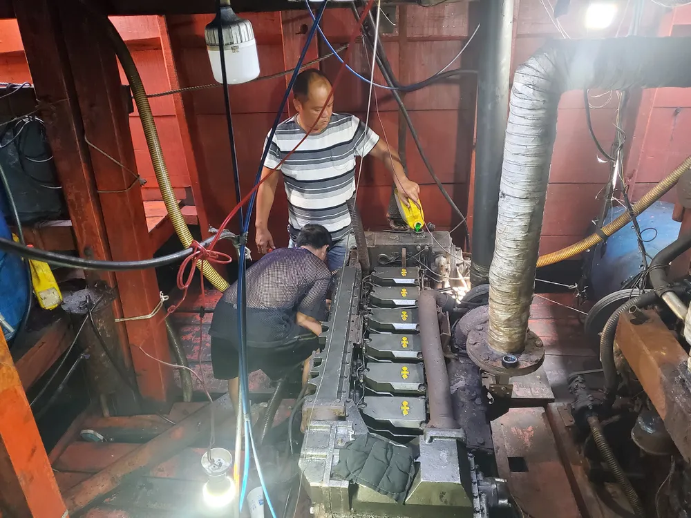 Ngư dân tố bị chèn ép, “chặt chém” giá dầu ảnh 3