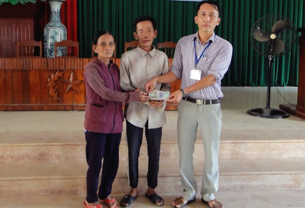 Trao 11,5 triệu đồng bạn đọc hỗ trợ lần 2 cho 2 hoàn cảnh ở Bình Định ảnh 2