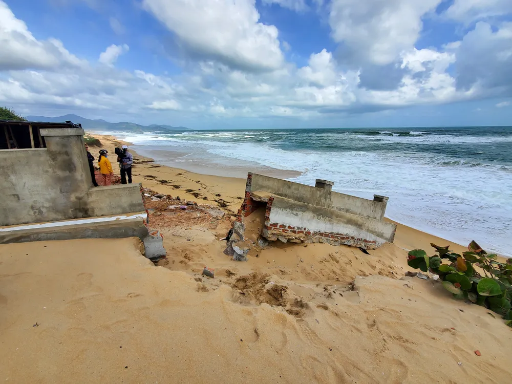 Sóng phá bờ biển Phù Mỹ (Bình Định): Dân thấp thỏm lo mất nhà, mất đất ảnh 19
