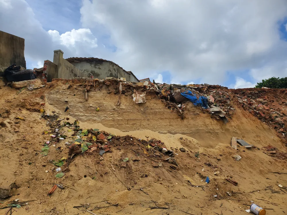 Sóng phá bờ biển Phù Mỹ (Bình Định): Dân thấp thỏm lo mất nhà, mất đất ảnh 16