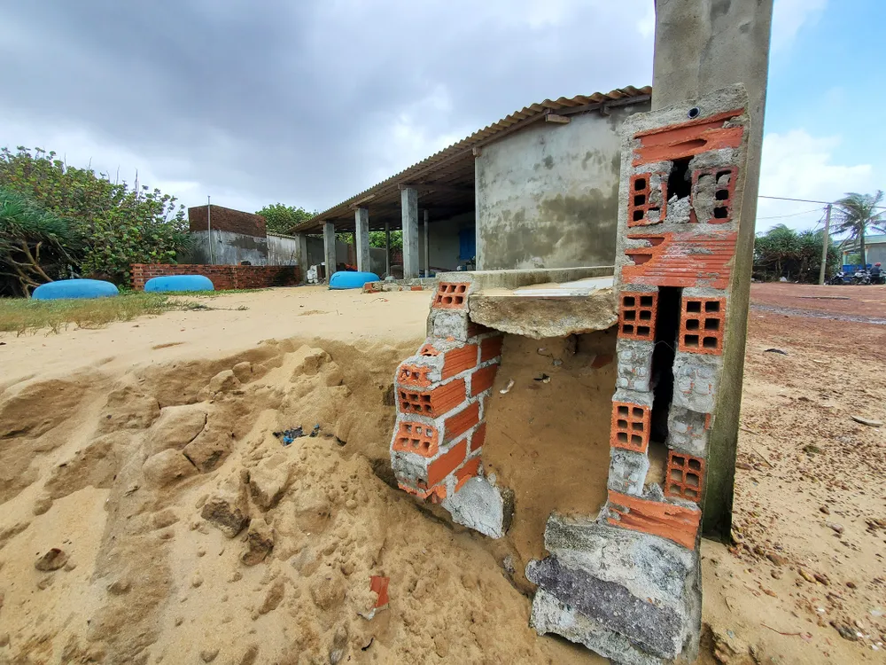 Sóng phá bờ biển Phù Mỹ (Bình Định): Dân thấp thỏm lo mất nhà, mất đất ảnh 13