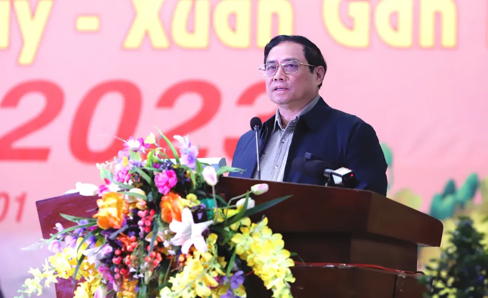 Thủ tướng Chính phủ Phạm Minh Chính phát biểu, trò chuyện với công nhân, người lao động